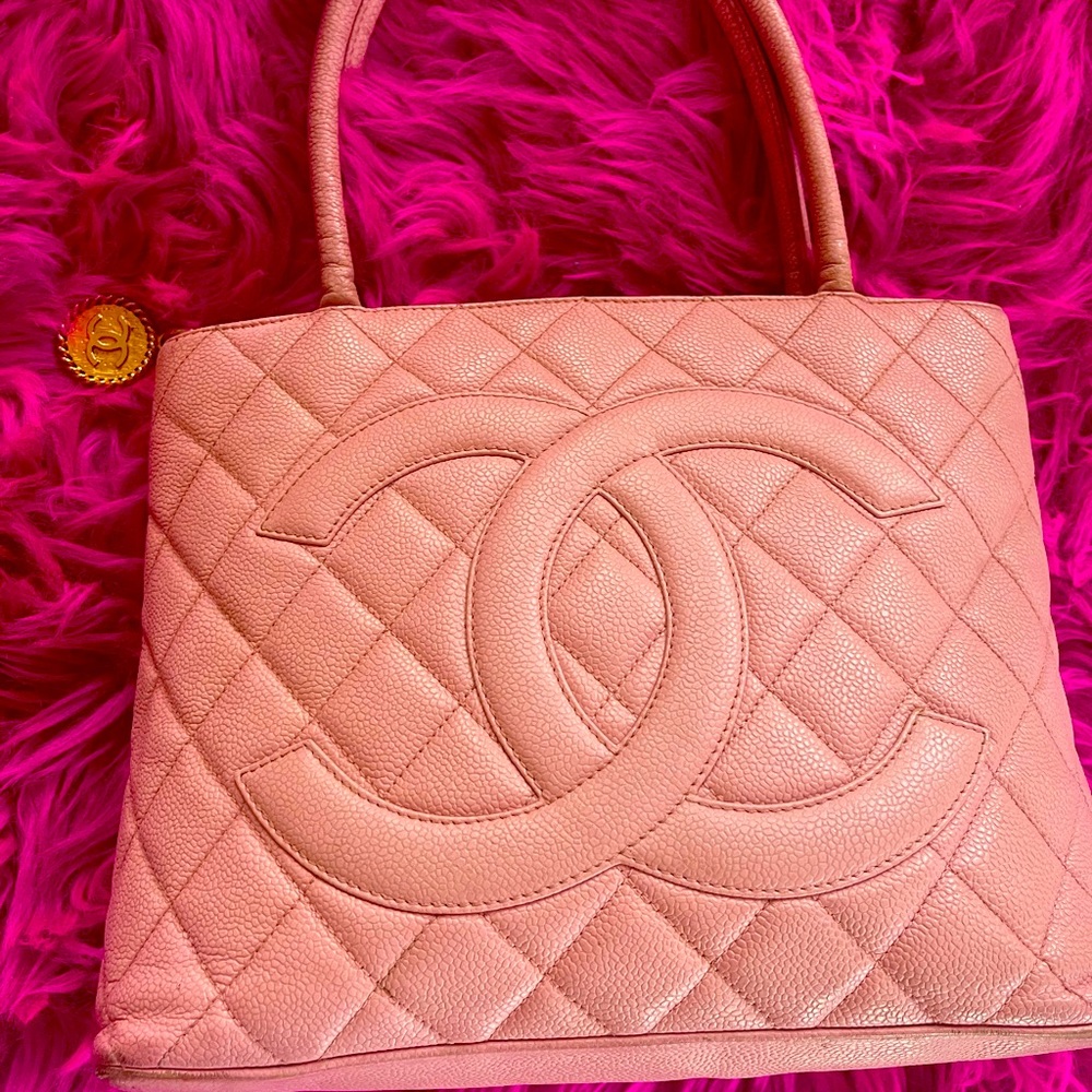 Vintage Chanel Bag. 100 Authentic. Gem